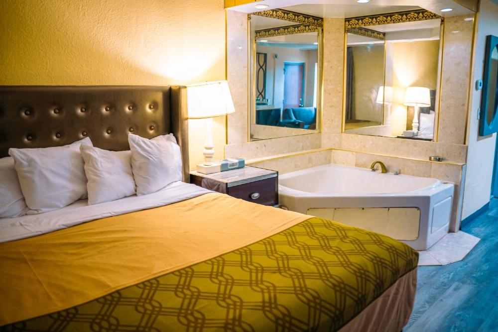 Deluxe Double Room with Bath interior